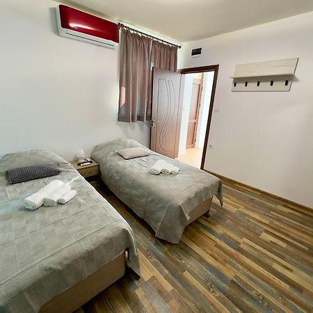 Navial Hotel กาโบรโว ภายนอก รูปภาพ